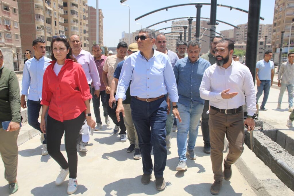 محافظ الجيزة يعاين الموقع المقترح لإنشاء نقطه شرطة بالإسكان البديل بحدائق أكتوبر