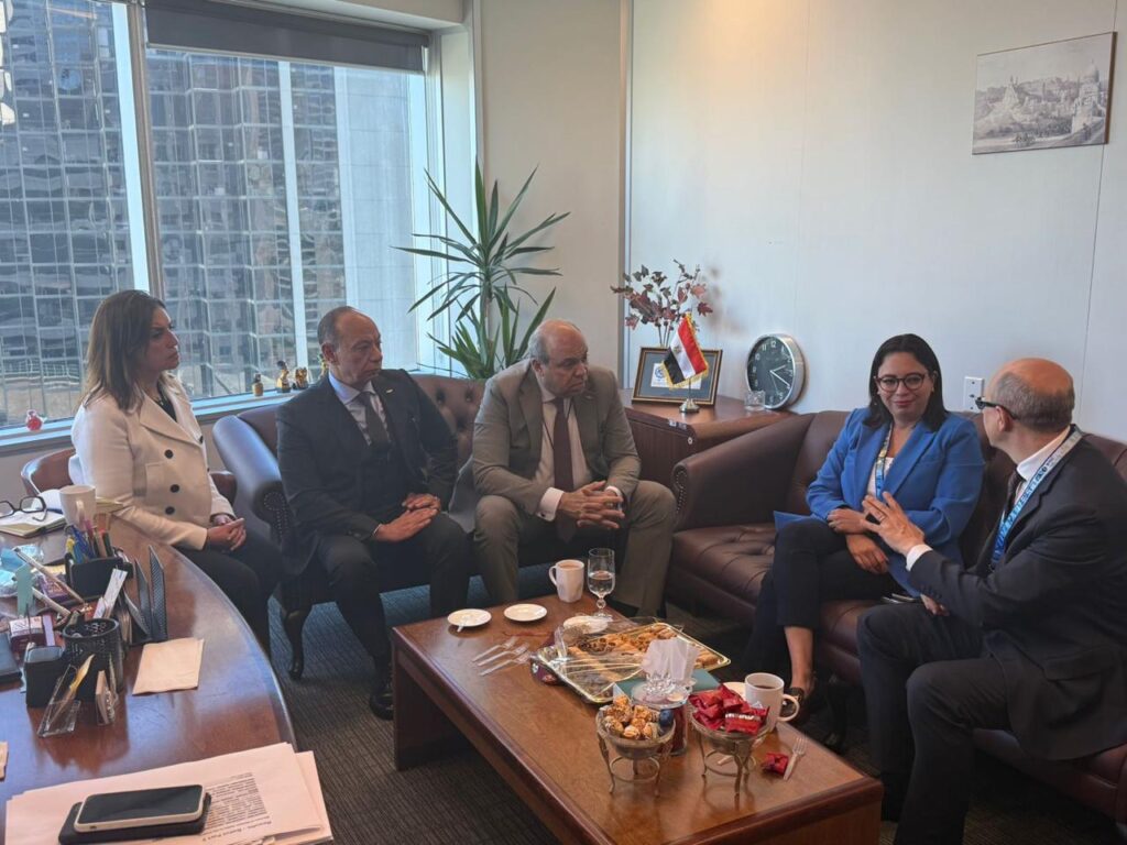 خلال لقائه برئيس وسكرتير عام مفوضية الطيران المدني لدول أمريكا اللاتينية «LACAC».. على هامش اجتماعات الدوره ال٤٢ للجمعيه العمومية للإيكاو بمونتريال.